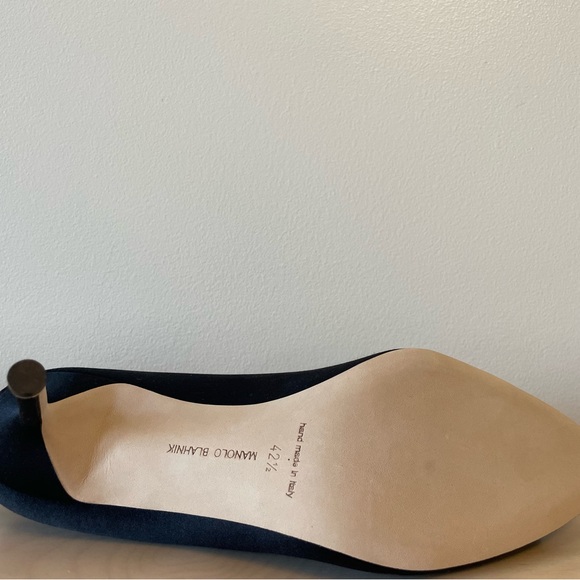 Manolo Blahnik Hangisi 70 Black Satin Jewel Pumps Size 42.5 EU/ 11 US - Picture 2 of 10